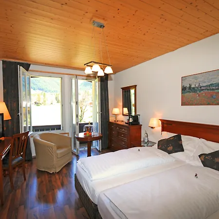 Belle Epoque Victoria &