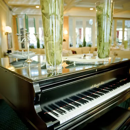 Belle Epoque Victoria & Отель Кандерштег