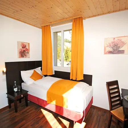 Belle Epoque Victoria &