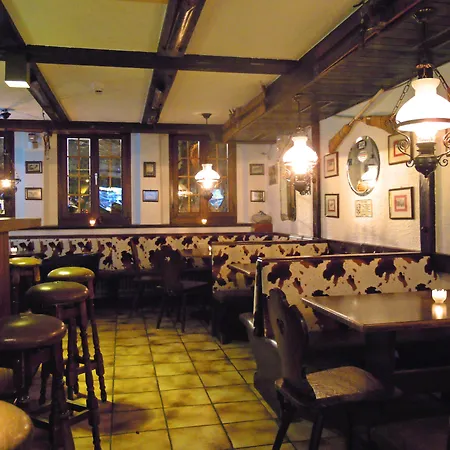 Belle Epoque Victoria & Hotel