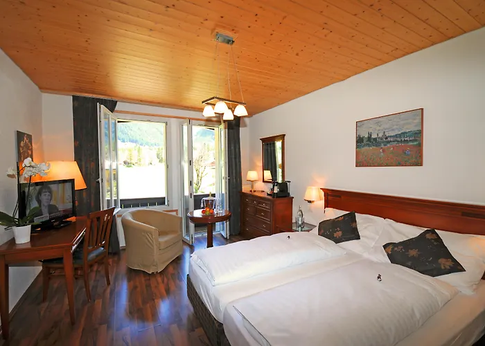 Belle Epoque Victoria &