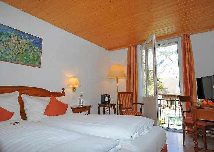 Belle Epoque Victoria & Hotel