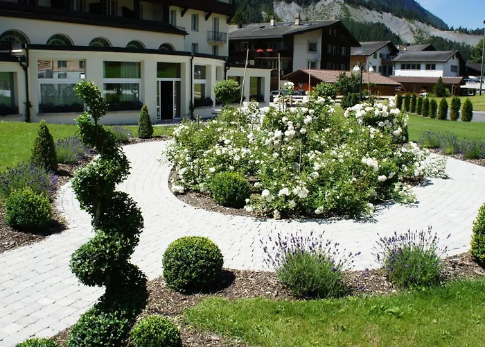 Belle Epoque Victoria & 3*