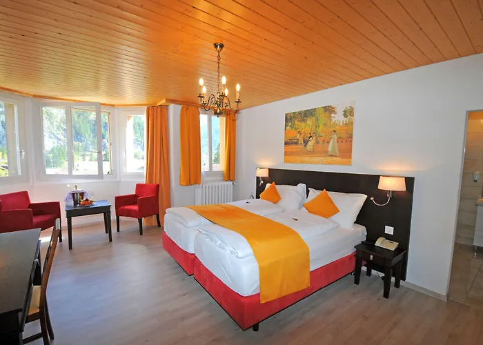 Belle Epoque Victoria & Hotel