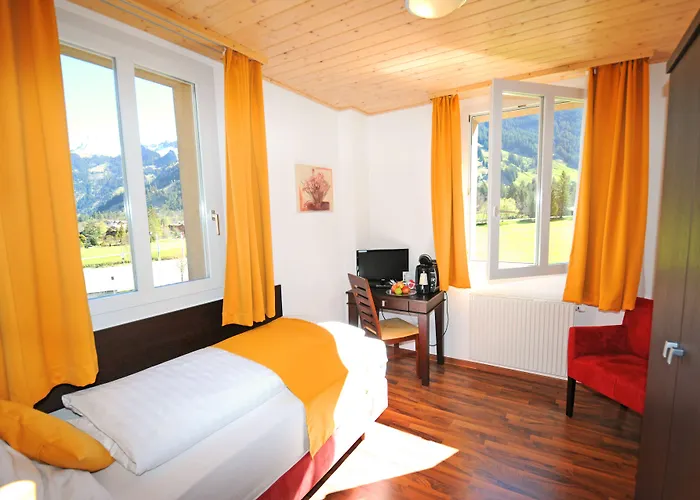 Belle Epoque Victoria & Hotel