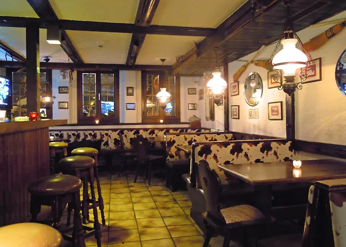 Belle Epoque Victoria & Hotel