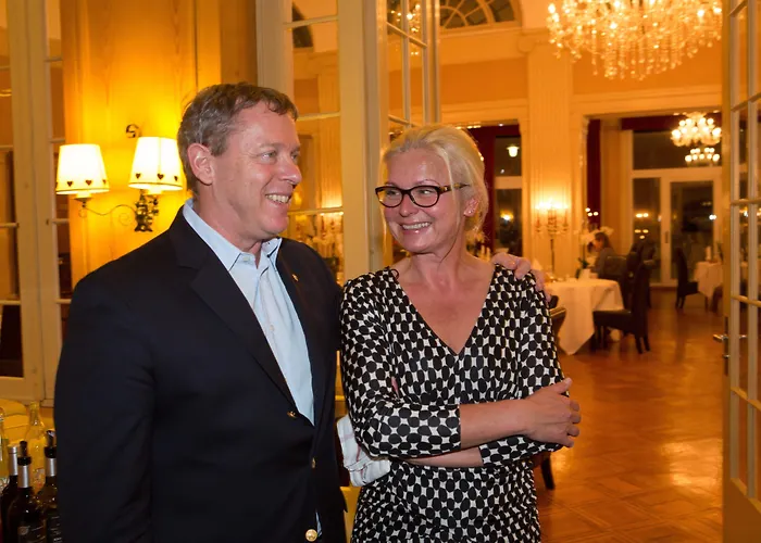 Belle Epoque Victoria & ホテル