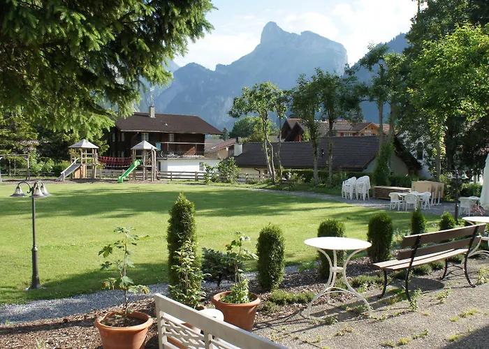 Belle Epoque Victoria & 3*