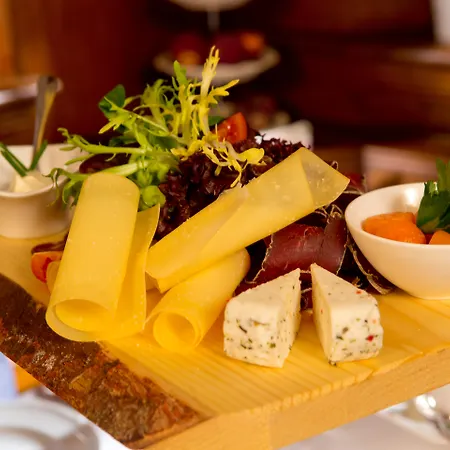 Belle Epoque Victoria & Hotel 3*