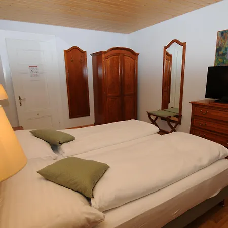 Belle Epoque Victoria & 3*