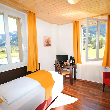 Belle Epoque Victoria & Hotel