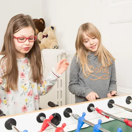 Belle Epoque Victoria & Hotel