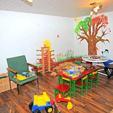 Belle Epoque Victoria & 3*